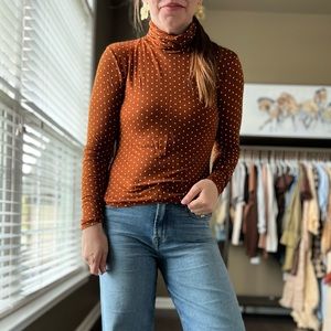 H&M dark rust polka dot layering turtleneck medium